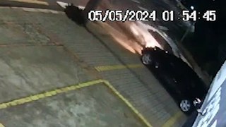 Vídeo mostra colisão entre carros de marido e mulher no Centro de Cascavel