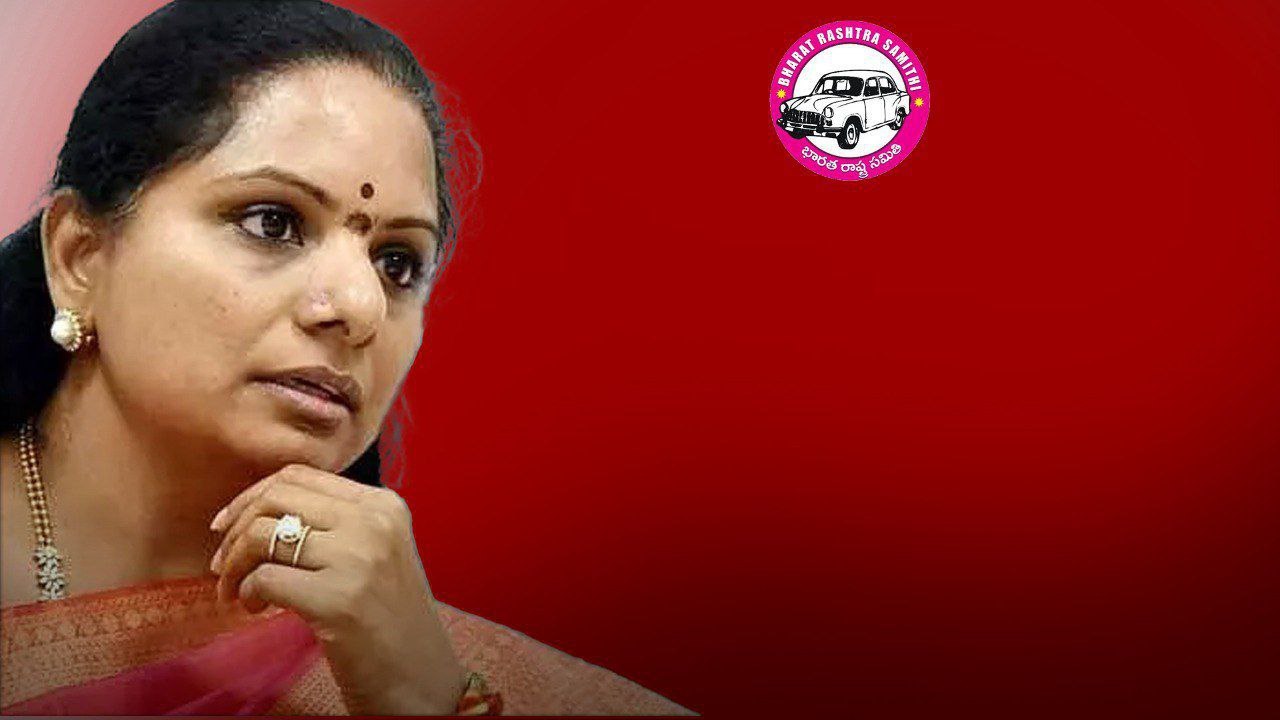 BRS Party కి KCR కి డ్యామేజ్ జరిగింది MLC Kavitha వల్లే.. సంచలన ఆరోపణలు..| Oneindia Telugu