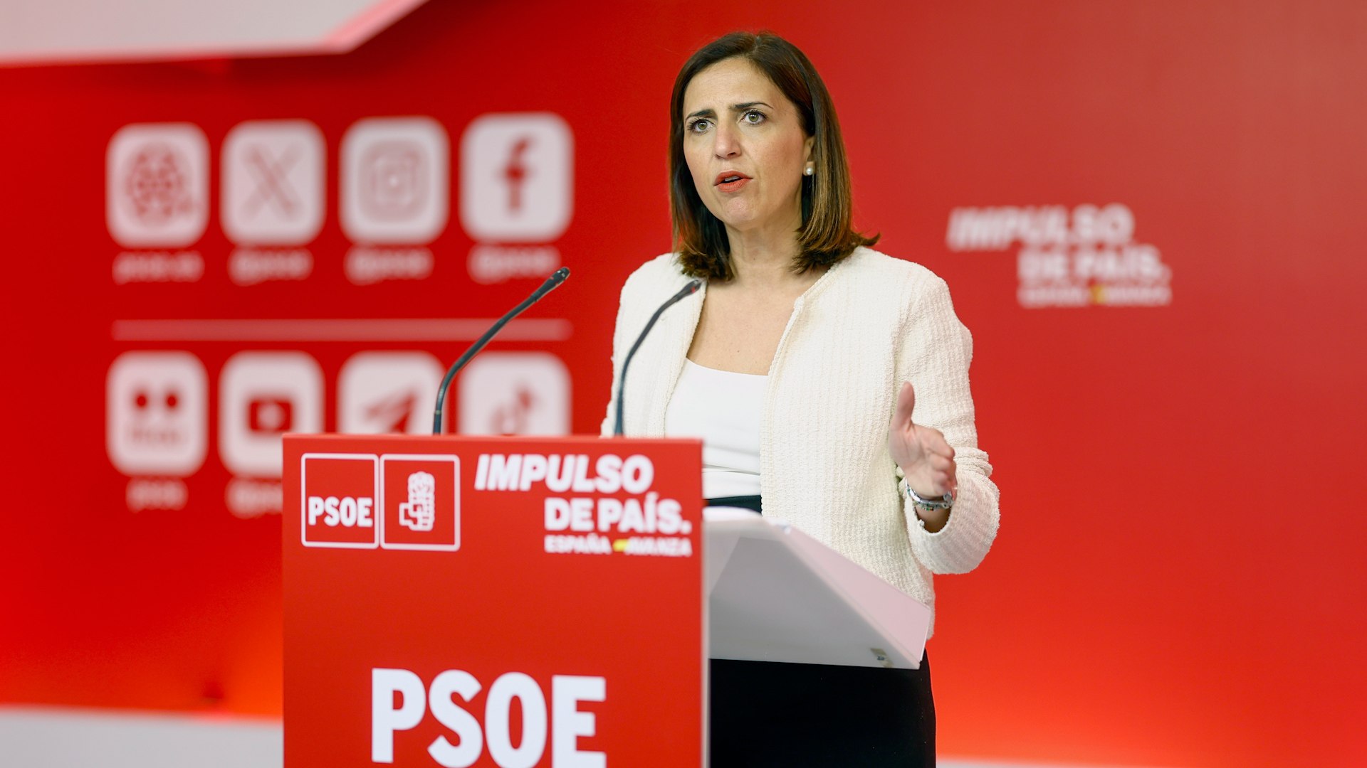 El PSOE disculpa el ataque de Puente y carga contra Milei: "Su respuesta es desproporcionada y fuera de lugar"