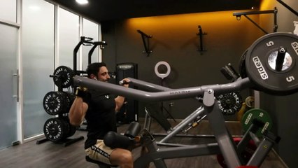 Lat pull down machine