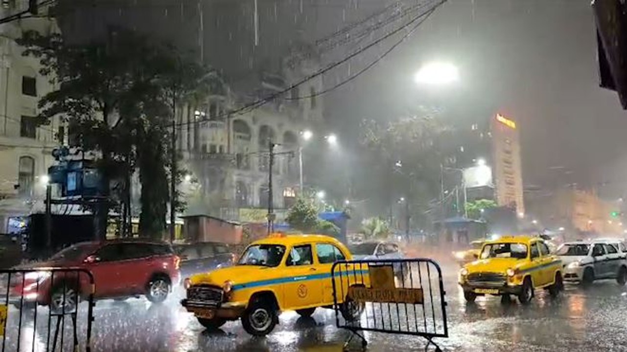 অবশেষে বাংলা জুড়ে স্বস্তির বৃষ্টি, গরম কি রেহাই মিলল? জানুন Weather Report