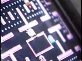 Pacman oynayan akıllı maymun