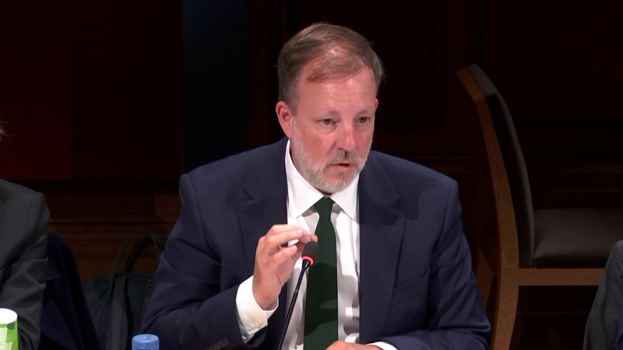 "BNP Paribas ne finance pas la production d’hydrocarbures", se défend la banque au Sénat