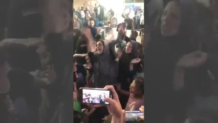 غزيون يحتفلون على أمل وقف إطلاق النار في القطاع #غزة #العربية