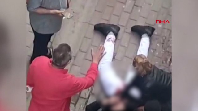 Kıskançlık nedeniyle tartıştığı erkek arkadaşını sokak ortasında bıçakladı