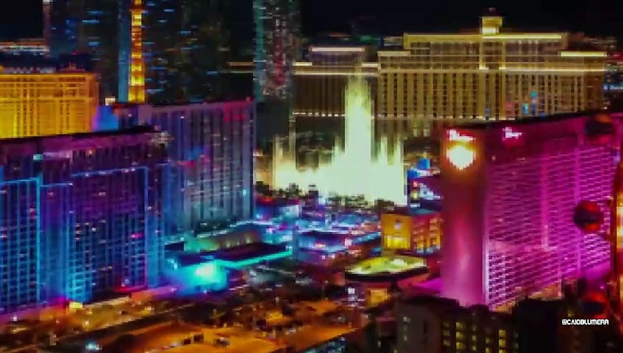 PANIC AT THE DISCO - HOOKED ON A FEELING (LYRICS) (HIGH QUALITY) (TRADUÇÃO PT BR)