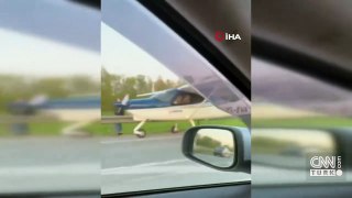 Letonya’da küçük uçak otoyola acil iniş yaptı