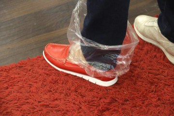 Un podólogo aclara a qué hora del día es mejor comprarte los zapatos