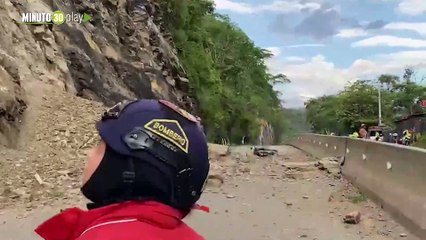 Dos personas quedaron atrapadas tras deslizamiento de tierra en el municipio de Nocaima