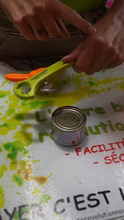 L’ouvre-boîte révolutionnaire  (Note : Cette vidéo enregistrée à la Foire de Paris ne fait l’objet d’aucune contrepartie)