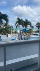 Hotel facing the sea in Miami.. with a price that fits in your pocket.