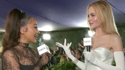 Nicole Kidman Brings a 1950's Balenciaga Look Back to Life