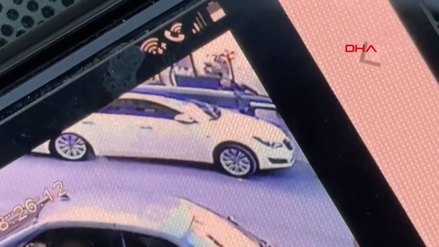 Avcılar'da vinç otomobilin üzerine devrildi; 1 işçinin yaralandığı kaza kamarada