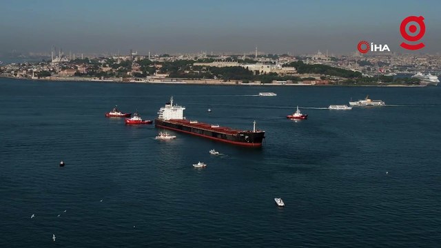 İstanbul Boğazı'nda gemi trafiği çift yönlü olarak askıya alındı