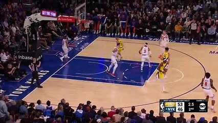 Isaiah Hartenstein sinks half-court buzzer beater