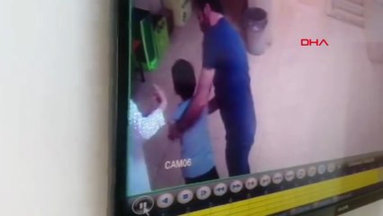 Öğrencisini ‘Heimlich’ manevrasıyla ölümden kurtardı; o anlar kamerada
