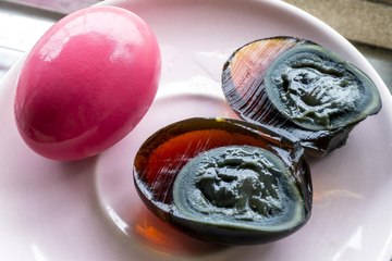 Un Œuf de Cent As a t-il 100 ans? (Exclusivité Dailymotion )