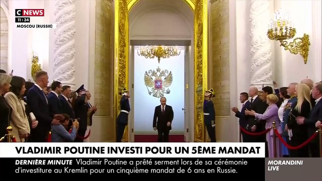 L’entrée des locaux historiques de Sciences Po Paris a été bloquée de nouveau, brièvement, ce matin par des étudiants mobilisés en faveur des Palestiniens - VIDEO