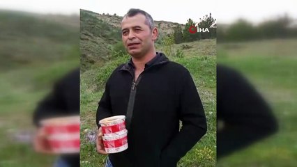 Sivas'ta yaşayan Tufan'ın tilkiyle kurduğu dostluk görenleri şaşırtıyor