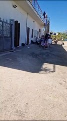 Gabriele tomarchio porta 170 kg motorino