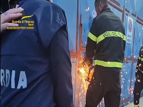 Napoli, sequestrati 48 milioni di euro falsi: ecco la stamperia clandestina