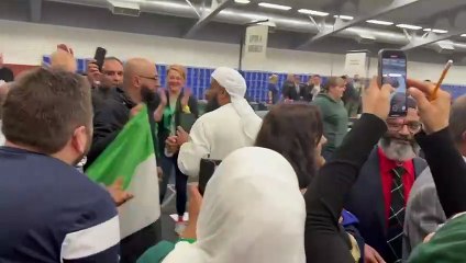 Скачать видео: Leeds Green councillor Mothin Ali elected in Gipton and Harehills