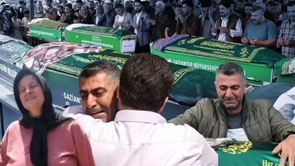 Gaziantep'te beton mikseri ile minibüsün çarpışması sonucu hayatını kaybeden 9 kişi için cenaze töreni düzenlendi