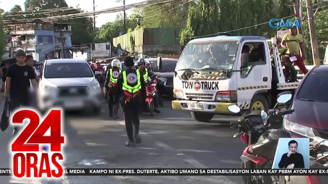 Bahagi ng Chino Roces Ave., sinuyod ng mga awtoridad; mistulang parking lot sa dami ng mga ilegal na nakaparada | 24 Oras