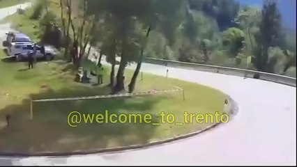 Pilota esce di strada alla Levico-Vetriolo Panarotta: il video dell’incidente