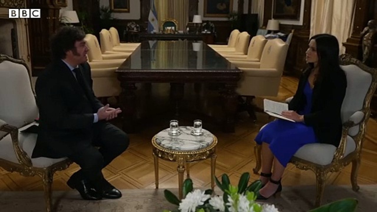 Milei no pudo responder a la BBC por el ajuste...
