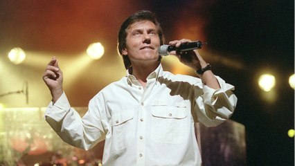 GALA VIDEO - Frank Michael en couple avec Christelle : qui est sa compagne de près de 30 ans sa cadette ?