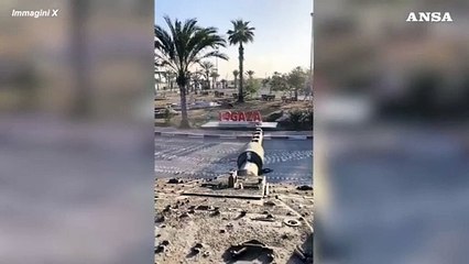 Rafah, carro armato israeliano abbatte il cartello "I love Gaza"