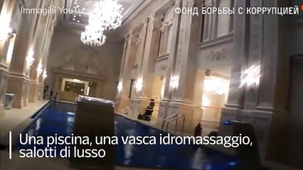 Dentro il palazzo di Putin: una telecamera nascosta cattura il lusso di alcune stanze della sua villa sul Mar Nero