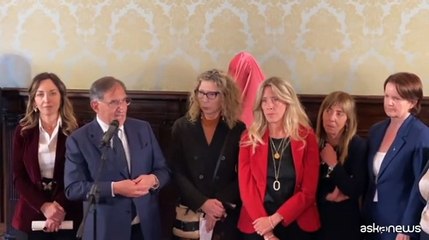 Download Video: Senato, La Russa svela statua maternit?: omaggio a tutte le donne