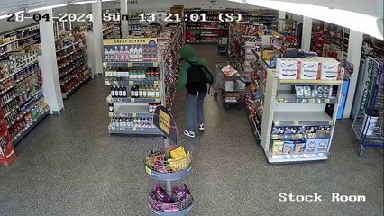 Bungling shoplifter drops knife while raiding store