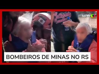 Idosa de 96 anos se emociona ao ser resgata de inundação no RS