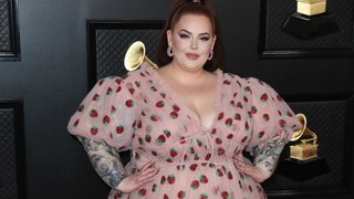 Tess Holliday struggled with postpartum depression on a 