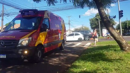 Mulher fica ferida em acidente entre Jeep e Celta no Centro