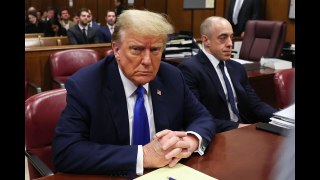 Ex-atriz pornô Stormy Daniels é interrogada no julgamento de Trump