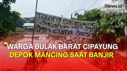 Kala Warga Bulak Barat Cipayung Depok Asyik Mancing Ikan di Tengah Banjir
