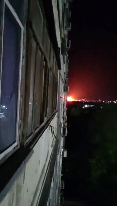 Ucrânia atinge depósito de petróleo em cidade controlada pela Rússia