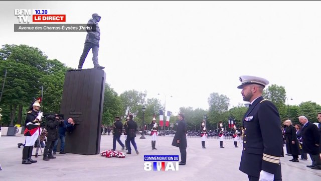 Commémorations du 8-Mai: Emmanuel Macron se recueille devant la statue du général De Gaulle