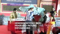 Momen Prabowo Subianto Diberi Hendropriyono Patung Pangeran Diponegoro