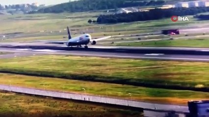 Gövdesi üstüne inen uçağın kayıtları ortaya çıktı! ''Tekerleğimiz açık mı?''