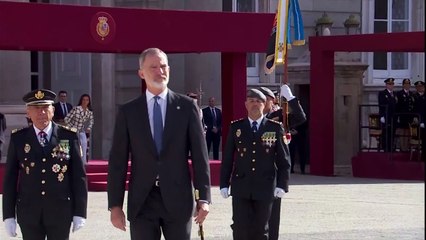 Los Reyes presiden un emotivo y accidentado bicentenario de la Policía Nacional