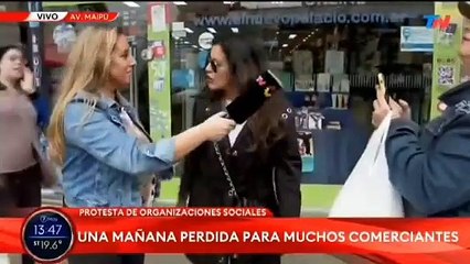 Una mujer agredió a una periodista de TN tras culparla por el gobierno de Milei: "cipayos, vende patria"