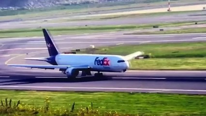 Boeing 767 FedEx Plane Experiences Gear Failure During Landing in Istanbul ✈️