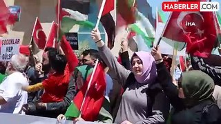 Öğrenciler İsrail'i protesto etti