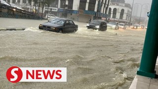 Heavy rain hit parts of Klang Valley, flash floods in Kajang