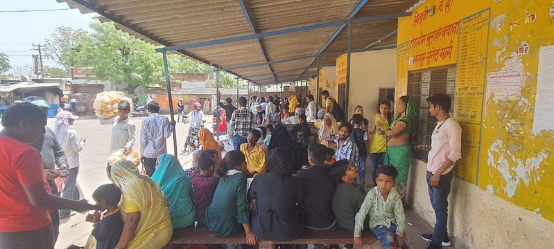 राजस्थान के इस जिले में बसों की कमी से घट रहा रोडवेज का सफर, भीड़ से बढ़ रहा यात्री भार